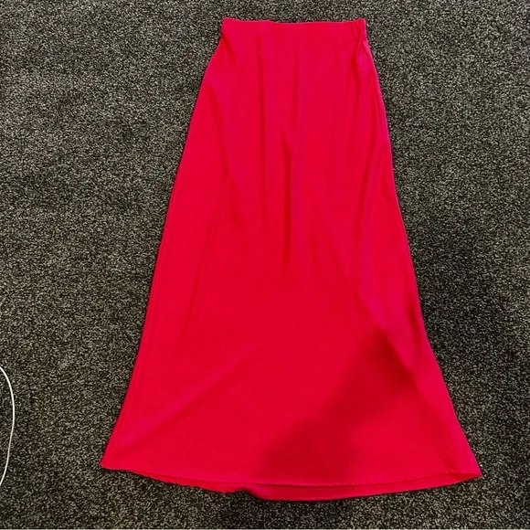 BY TOGETHER Gala Satin Skirt - Hot Pink - Picture 5 of 10